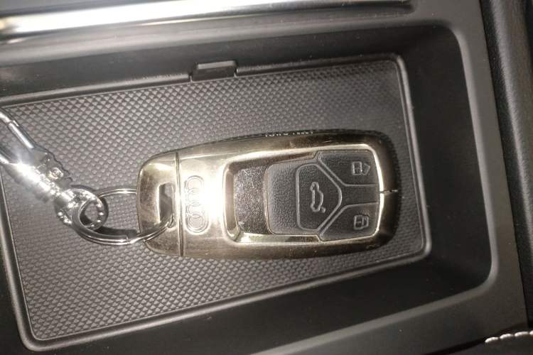 Used Audi Q5L 2025 quattro 45th Anniversary Edition 40 TFSI Luxury Dynamic Model
