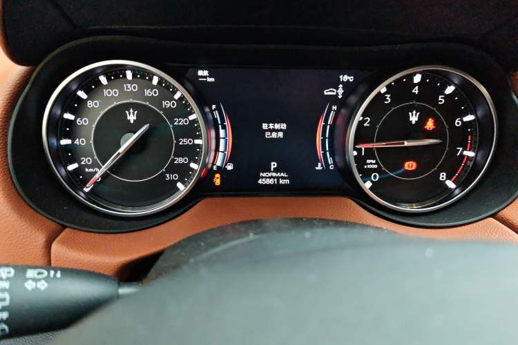 Used Maserati Levante 2023 3.0T Modena Odometer Close Up