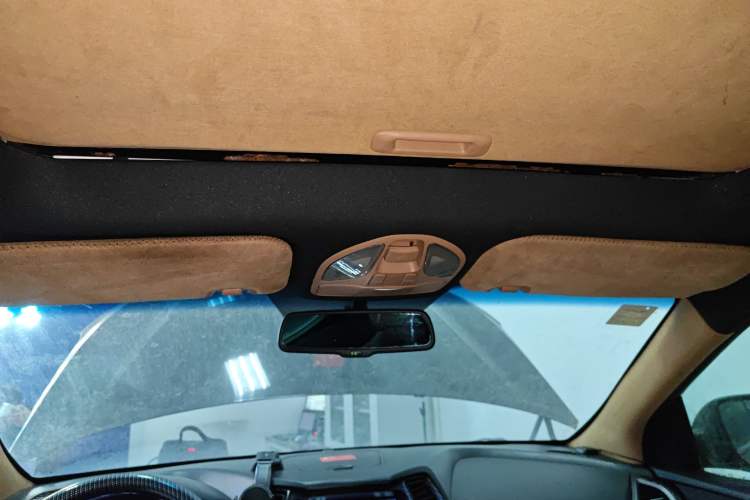 Used Hyundai Santa Fe 2013 2.4L Automatic 4x4 Comfort Edition Headliner