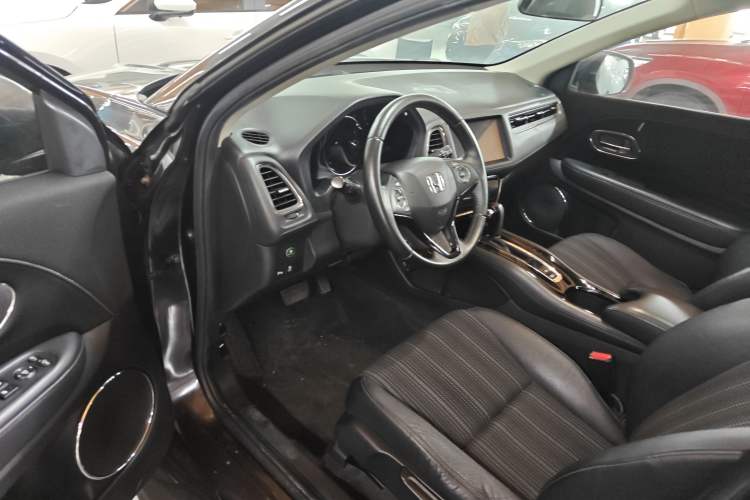 Used Honda Vezel 2015 1.8L CVT 2WD Luxury Model Driver Seat