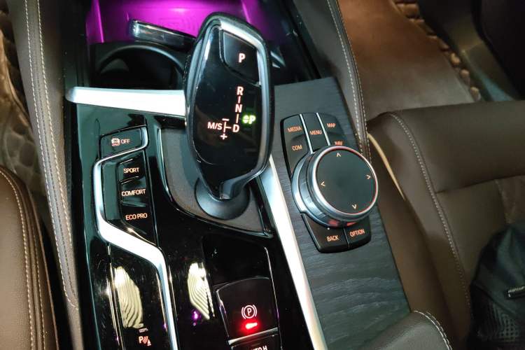 Used BMW 5 Series 2022 Restyled 530Li Leading Edition M Sport Package
