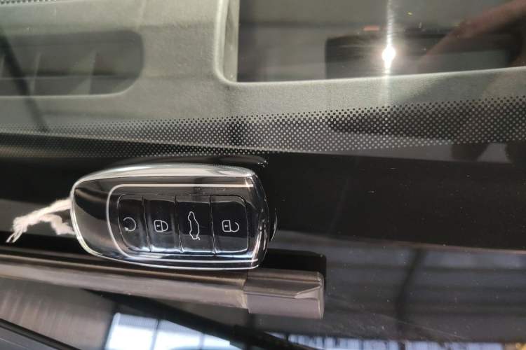 Used Chery Tiggo 8 L 2024 2.0T Two-Wheel Drive Prestige Version 5 Seats
