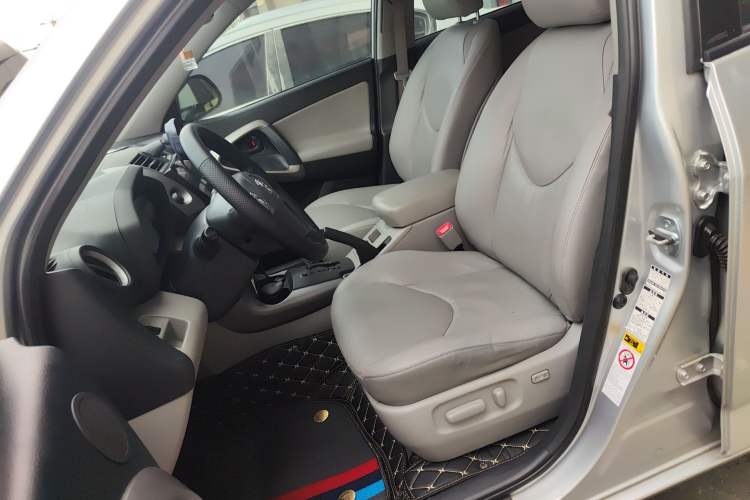 Used Toyota RAV4 2006 2.4 Luxury Model Left Front Seat