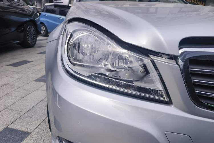 Used Mercedes-Benz C-Class 2010 C 180K Classic model
