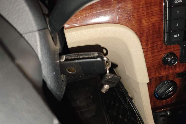 Used Volkswagen Lavida 2013 1.6L Automatic Comfort Edition Vehicle Key