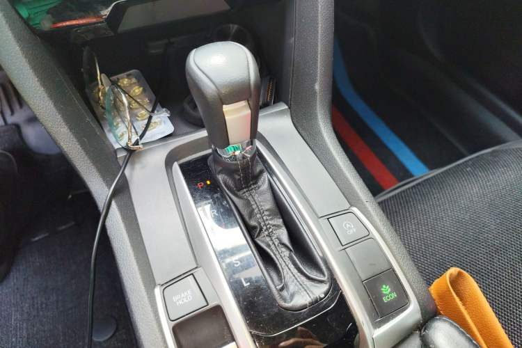 Used Honda Civic 2016 220TURBO CVT Luxury Edition Gear Lever