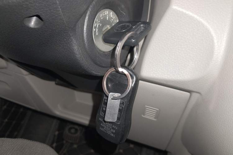 Used Venucia R50 2016 1.6L Manual Elite Edition
