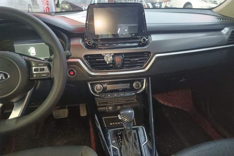 Used Kia Sportage R 2019 2.0L Automatic Smart Luxury Edition Audio And AC Panel