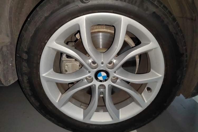 Used BMW X6 2017 xDrive35i Leading Model Right Front Wheel Hub