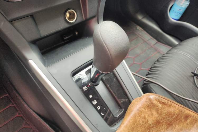 Used Nissan Sylphy 2024 Facelifted Three Classic 1.6XE CVT Comfort Edition Gear Lever