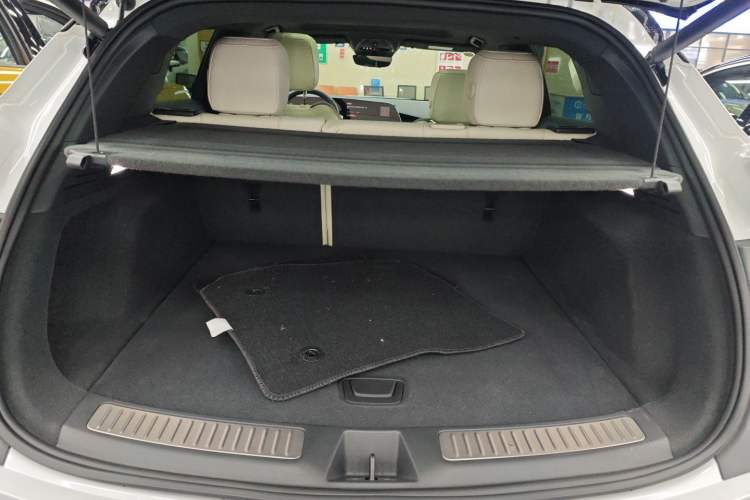 Used Cadillac GT4 2023 25T Prestige Version
