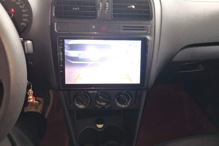 Used Volkswagen Polo 2016 1.4L Automatic Trendy Model Audio And AC Panel