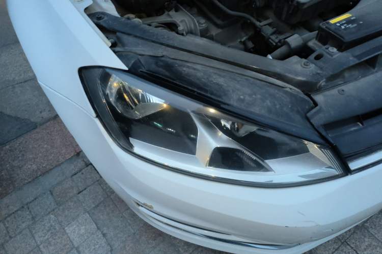 Used Volkswagen Golf 2016 1.6L Automatic Comfort Model Right Front Headlight