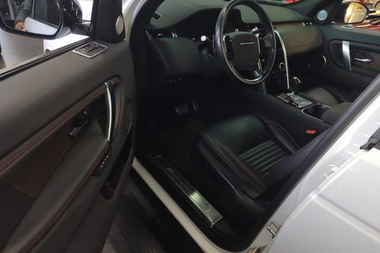 Used Land Rover Discovery Sport 2020 249 PS R-Dynamic Performance Tech Edition 7 Seats Driver Seat