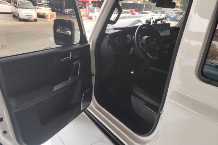 Used 212 T01 2024 2.0T Mechanic
