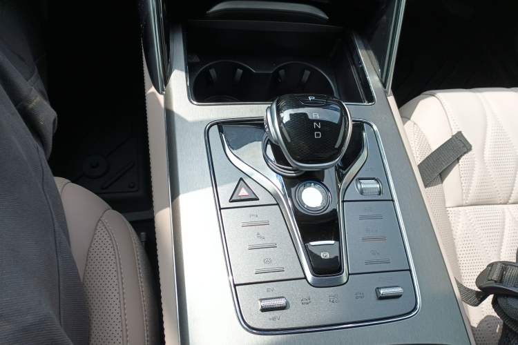 Used BYD Tang New Energy 2024 DM-p Champion Edition 215KM Four-Wheel Drive Deluxe Model Gear Lever