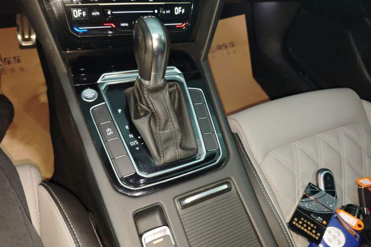 Used Volkswagen Magotan 2023 2 Million Units Limited Edition 330TSI DSG Leading Version
