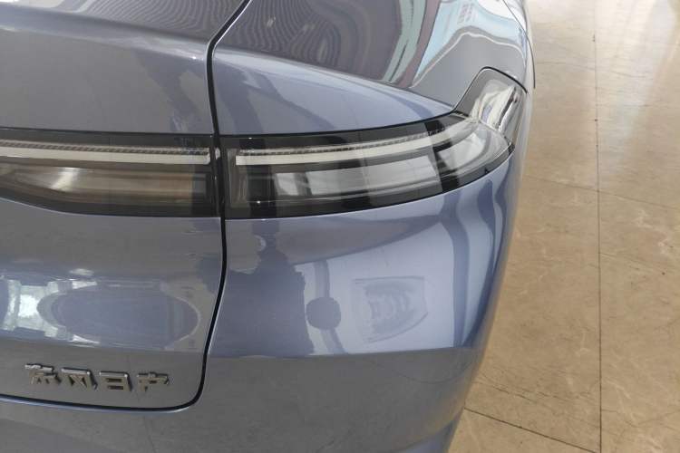 Used Nissan N6 2026 Model 180 Max Exterior 3