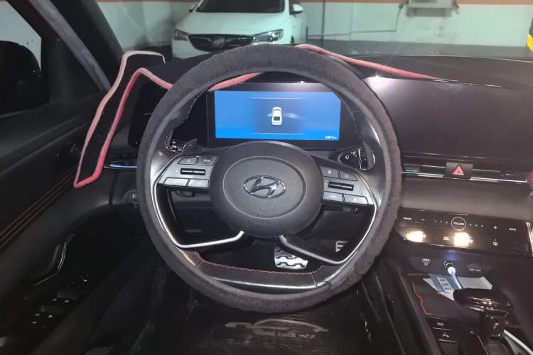 Used Hyundai Elantra 2021 240TGDi DCT TOP Flagship Edition Steering Wheel
