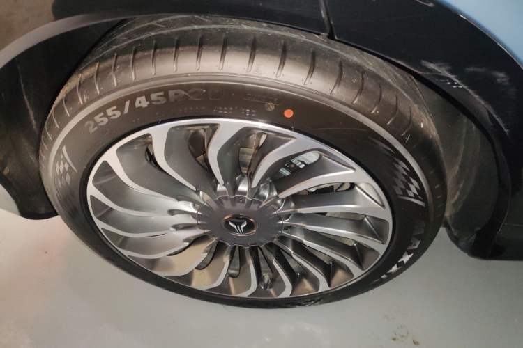 Used VOYAH FREE 2021 Four-Wheel Drive Extended-Range First Edition Commemorative Edition Exclusive Luxury Package Exterior 8