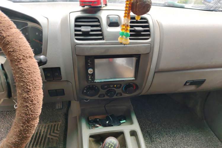 Used Foday Explorer Ⅲ 2011 2.2L Manual Gasoline Version Audio And AC Panel