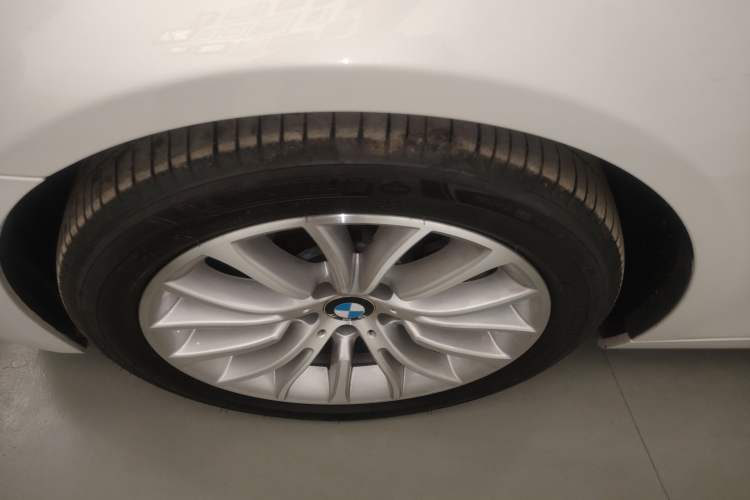 Used BMW 5 Series 2014 525Li Luxury Design Package