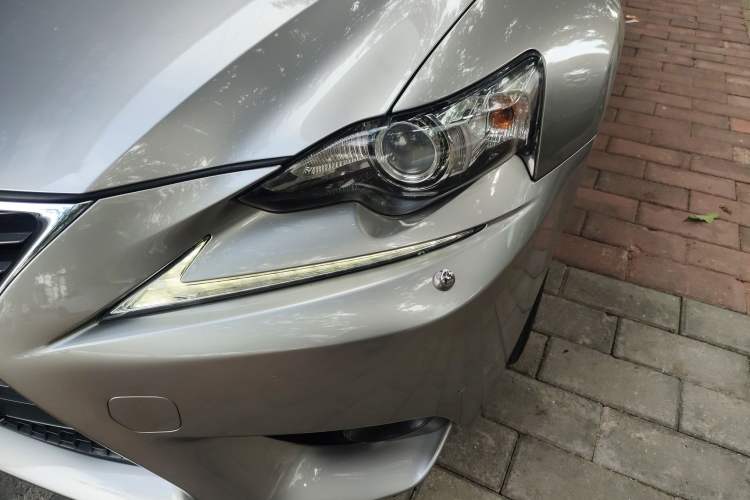 Used Lexus IS 2015 200T Leading Edition