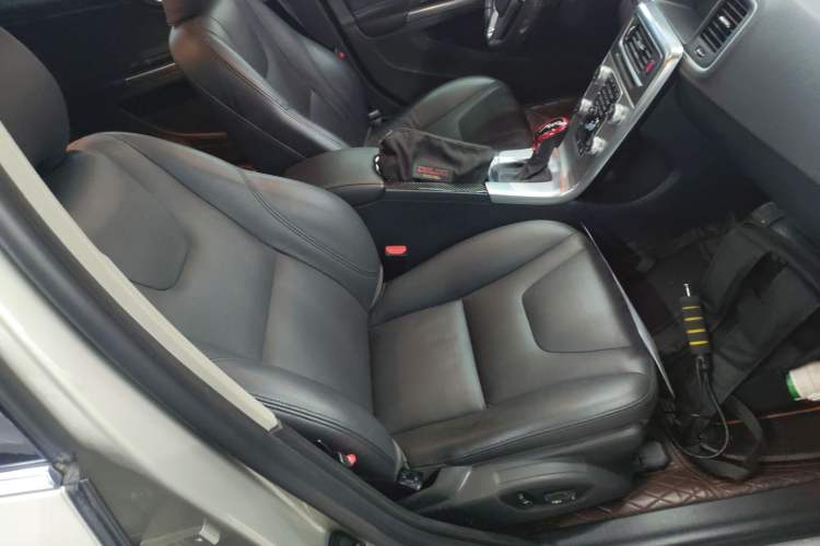 Used Volvo S60 2017 S60L T4 Smart Range Edition
