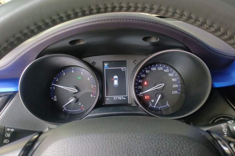 Used Toyota IZOA 2018 2.0L Yichi Version China VI Standard
