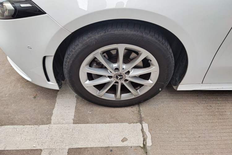 Used Mercedes-Benz A-Class 2022 Restyled A 200 L Sport Sedan Dynamic Version Left Front Wheel Hub