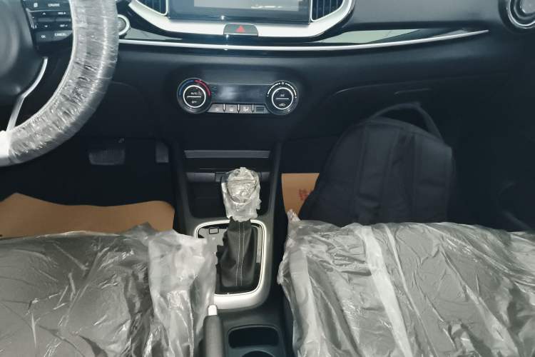 Used Kia kx1 Stonic 2021 1.4L CVT Sunroof Model Gear Lever