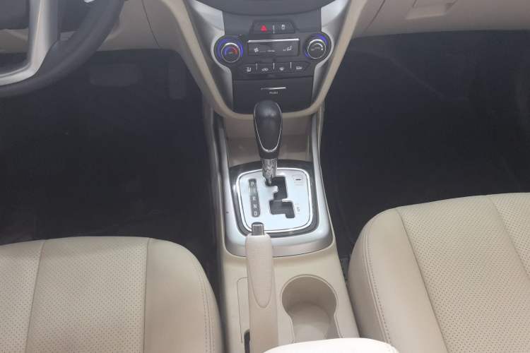 Used CHANGAN Eado 2015 1.6L Automatic Luxury Model Gear Lever