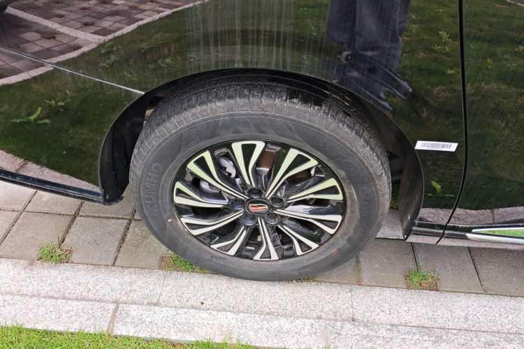 Used Hongqi HQ9 PHEV 2024 2.0T Four-Wheel Drive Business Edition Right Rear Wheel Hub