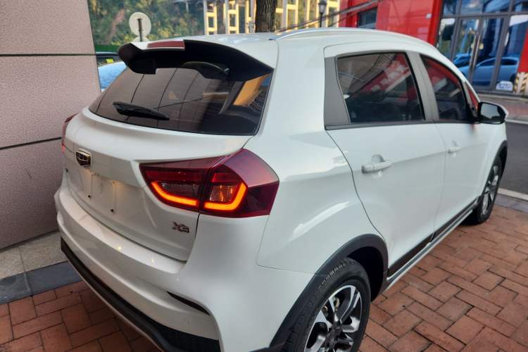 Used Geely Auto Vision X3 2019 Upgraded Model 1.5L Manual Elite Version