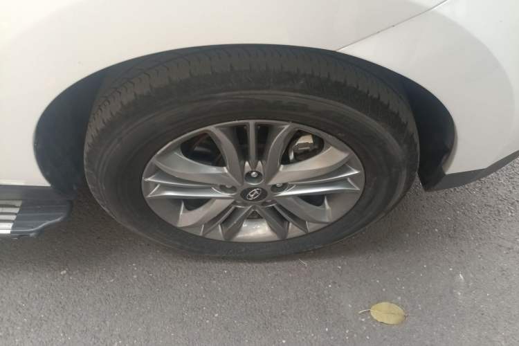 Used Hyundai ix35 2013 2.0L Automatic Two-Wheel Drive Smart GLS China IV Standard