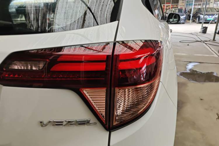 Used Honda Vezel 2017 1.8L CVT Front-Wheel Drive Pioneer Edition Right Rear Taillight