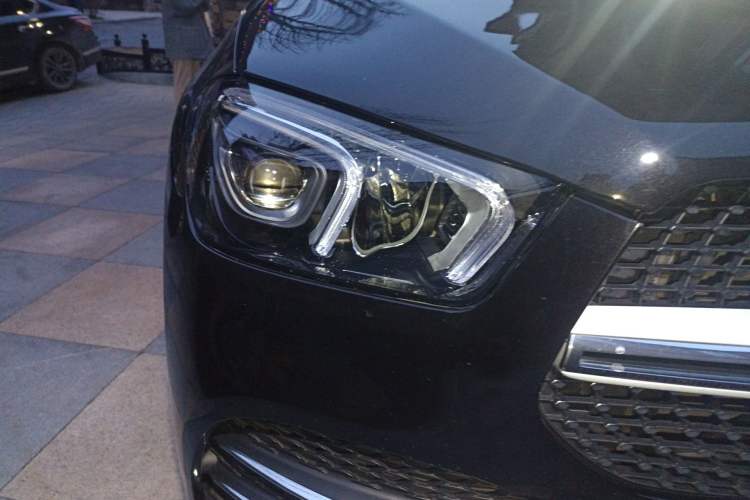 Used Mercedes-Benz GLE  Right Front Headlight