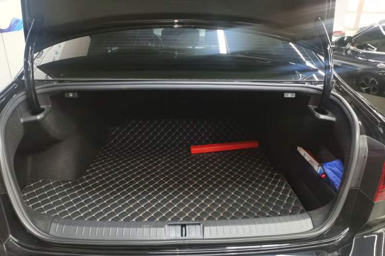 Used Volkswagen Magotan 2023 2 Million Units Limited Edition 330TSI DSG Leading Version
