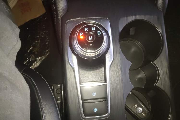 Used Ford Focus Active 2021 EcoBoost 180 Automatic Trendy Model Gear Lever