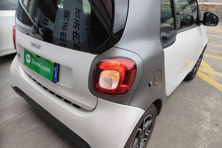 Used smart fortwo 2018 0.9T 66kW Hardtop Pioneer Edition China V Emission Standard