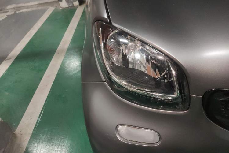 Used smart fortwo 2018 1.0L 52kW Hardtop Passion Edition China V Standard Right Front Headlight