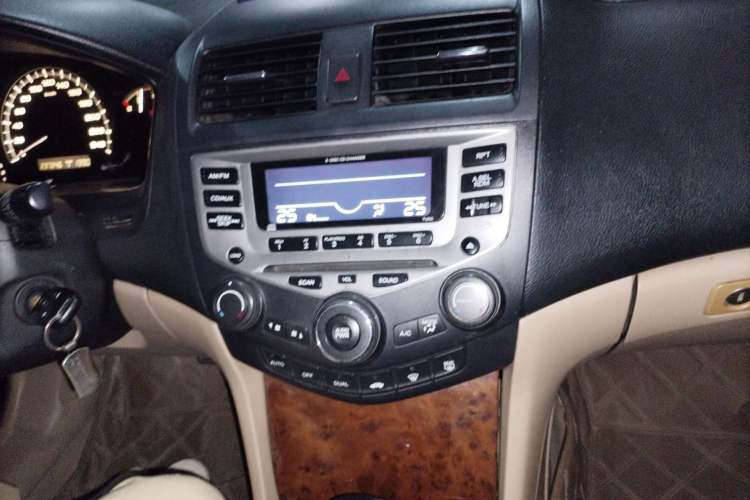 Used Honda Accord 2006 2.4L heated version