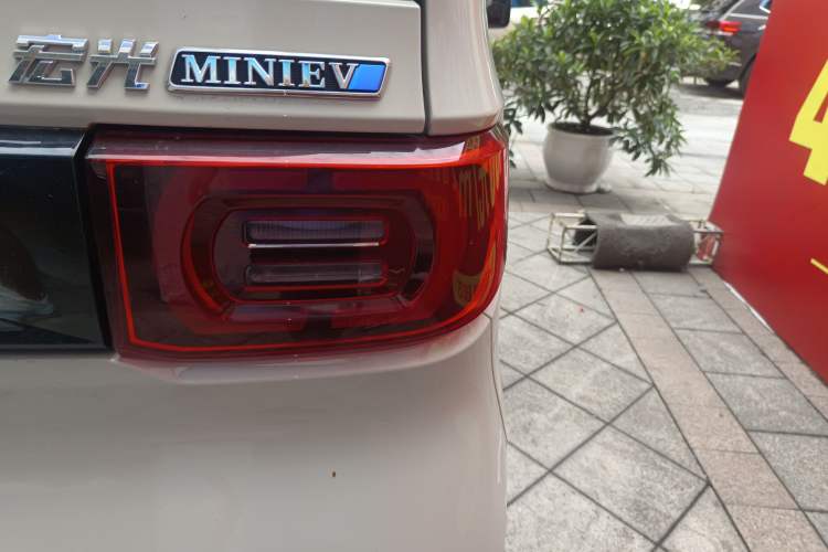 Used Wuling Hongguang MINIEV 2022 Macaron Premium Model – Lithium Iron Phosphate