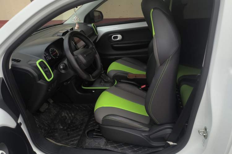 Used Roewe Clever 2021 302 km New Four-Seater Super-Efficient Version
