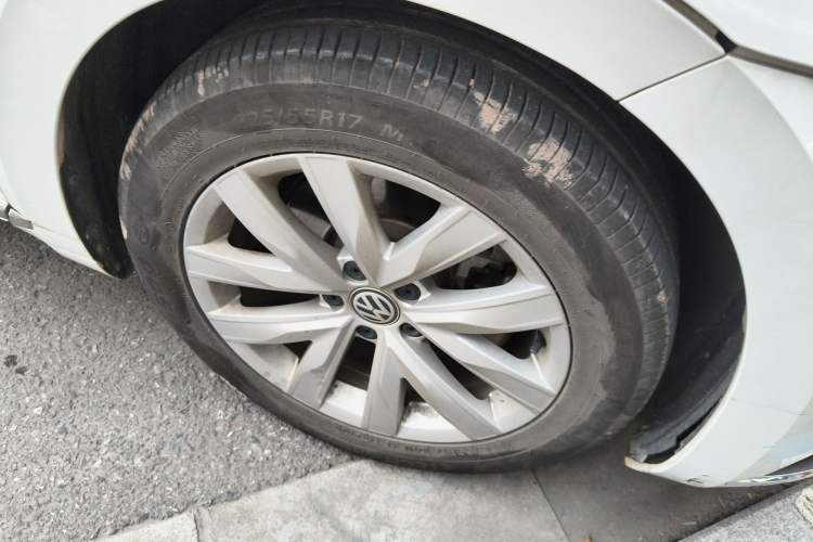 Used Volkswagen FAW-Volkswagen CC 2020 330TSI Huayan Edition China VI Standard Right Front Wheel Hub