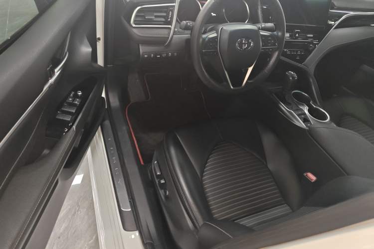 Used Toyota Camry 2023 2.0S Knight Edition