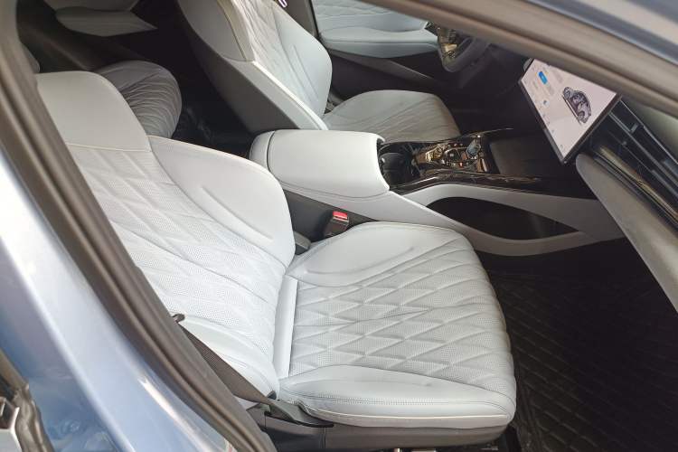 Used BYD Seal 2022 550 km Standard Range Rear-Wheel Drive Elite Version