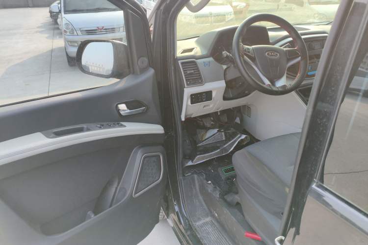 Used JAC Refine M4 2020 2.0 CTI Diesel Manual Jingrui Model China VI Standard
