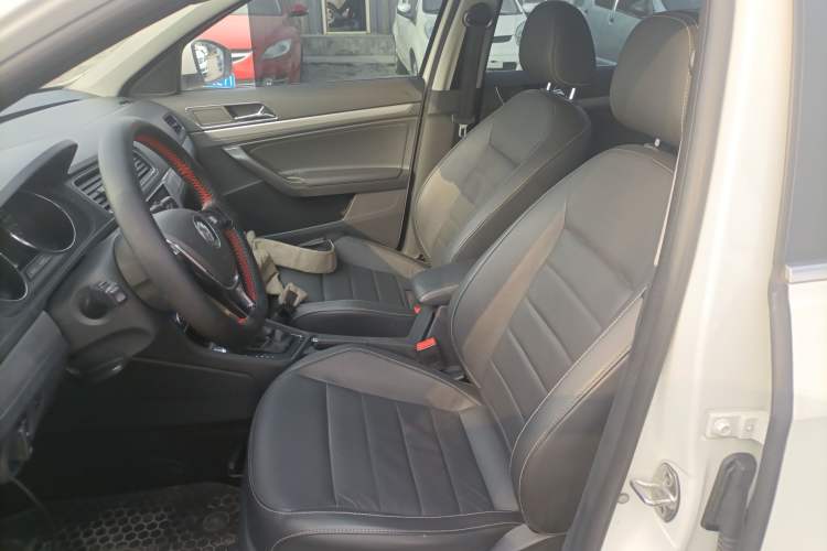 Used Volkswagen Lavida 2017 1.6L Automatic Comfort Edition
