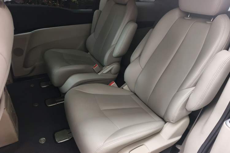 Used Buick GL8 2021 Land Cruiser Executive Class 652T Comfort Model Left Rear Seat